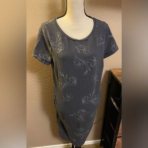 Darling Old Navy Maternity Tee Dress